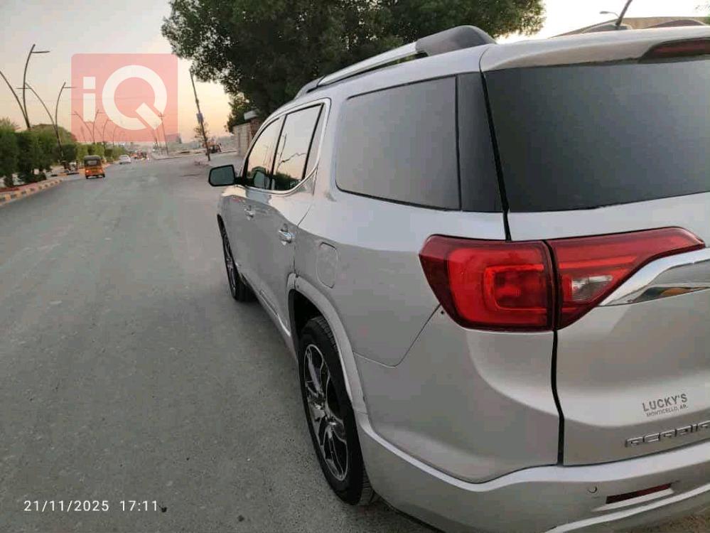 جي ام سي اكاديا